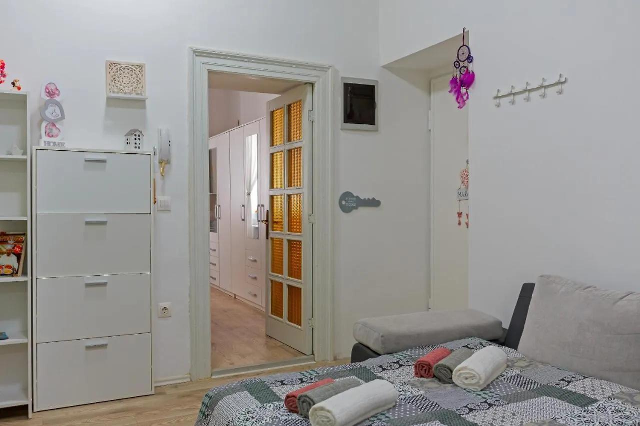 Rich Apartment Pola