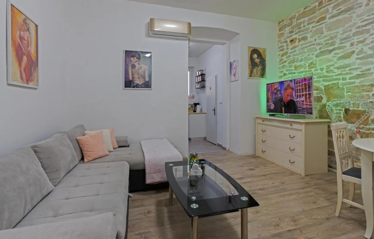 Rich Apartment Pola Croazia