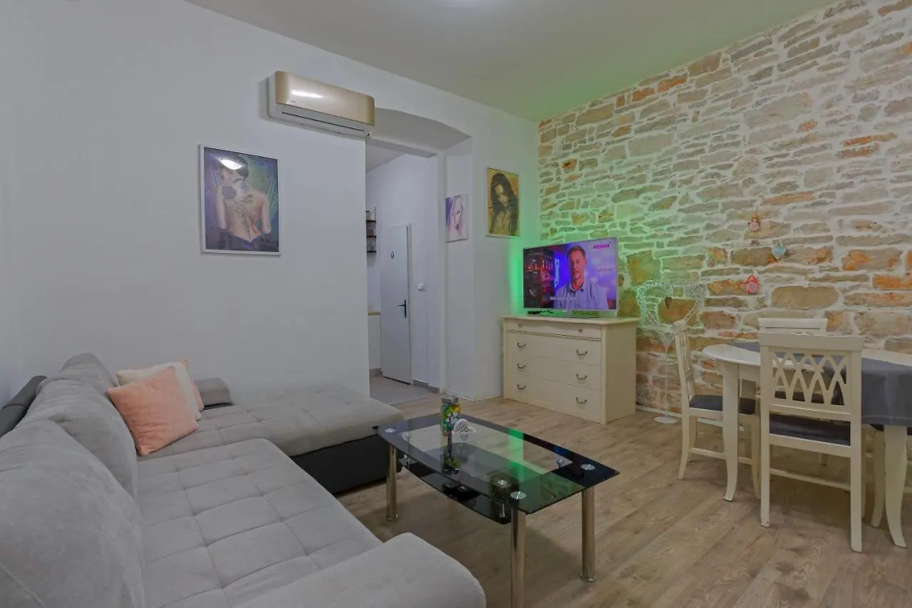 Rich Apartment Pola Croazia