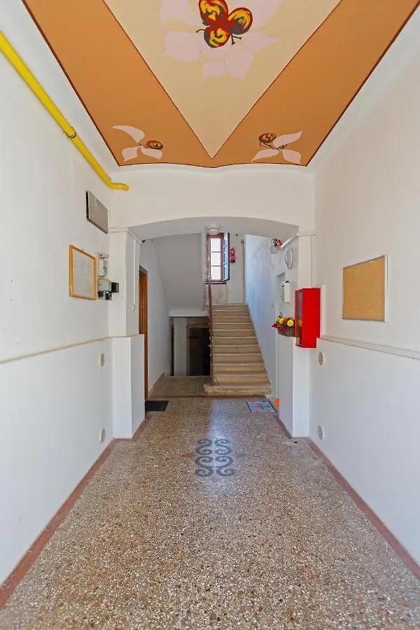 Rich Apartment Pola