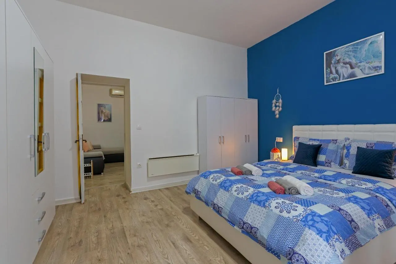 Rich Apartment Pola